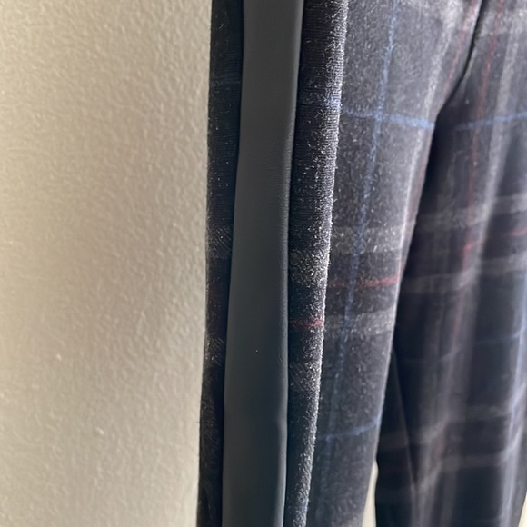Slate and Willow plaid stretch pants with leather striping. Size XS - Picture 4 of 6